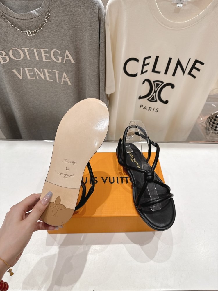 Сандалии женские фото 9