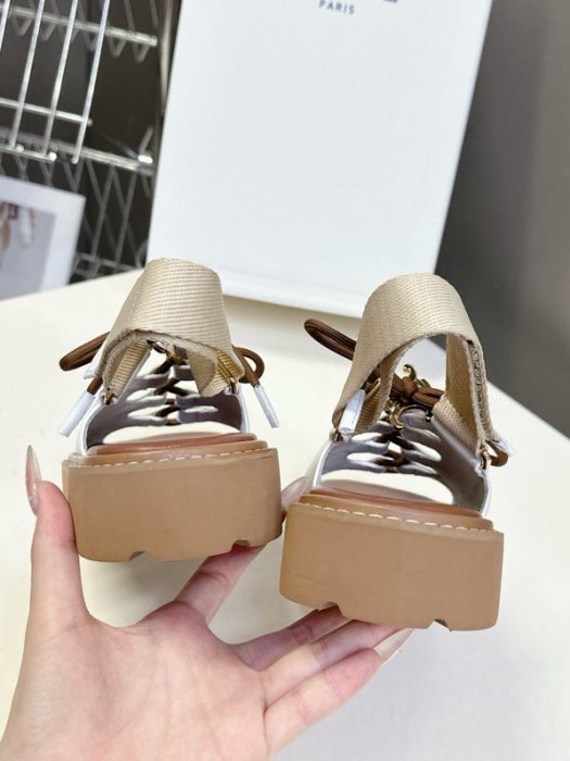 Сандалі жіночі фото 7