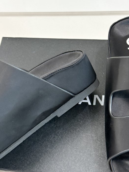 Шлепанцы фото 6