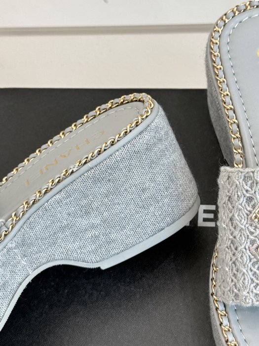 Босоножки фото 6