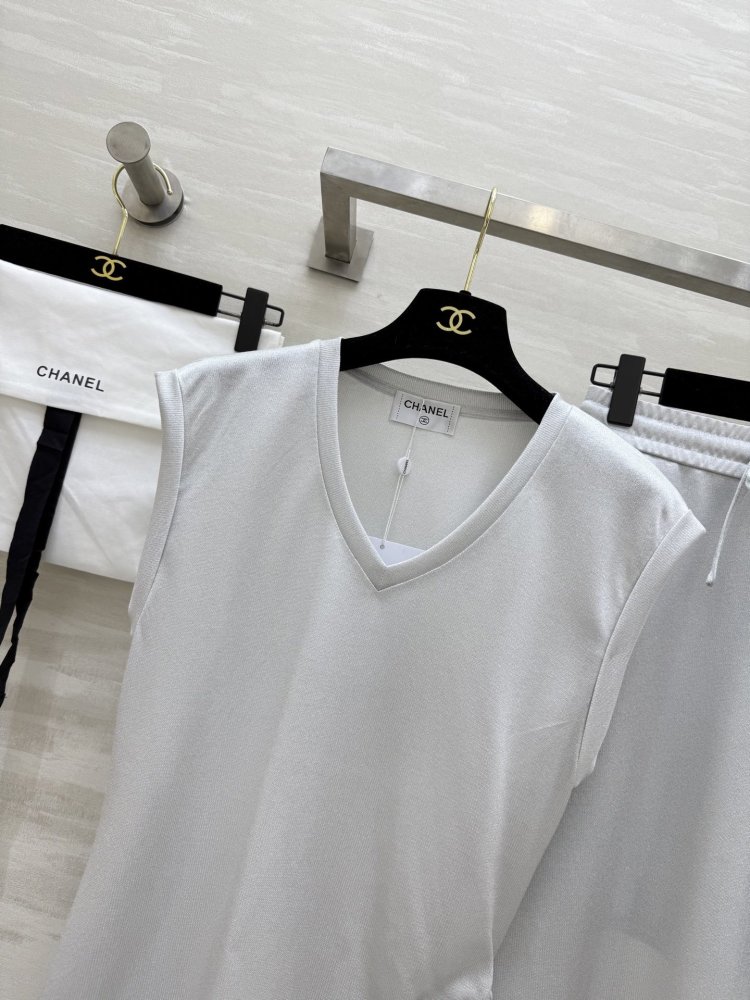 Костюм жіночий фото 2