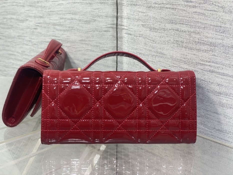 Сумка Miss Caro 24 см фото 4