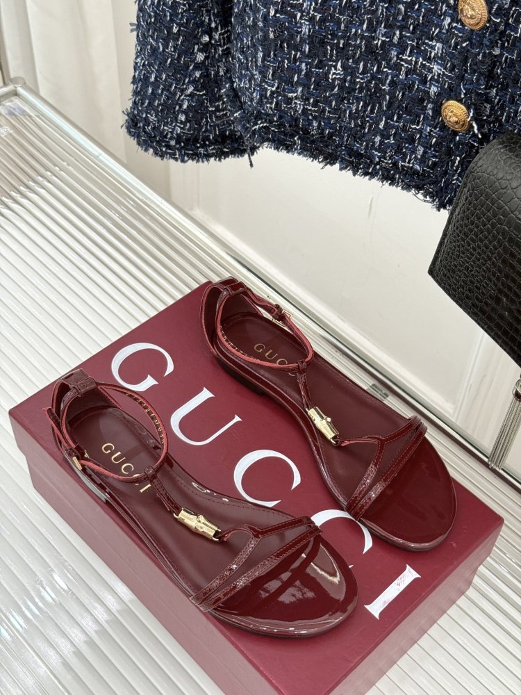 Босоножки фото 3