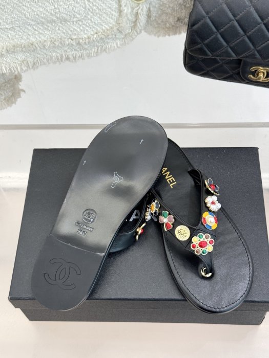 Шлепанцы фото 9