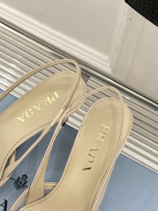 Босоножки фото 8