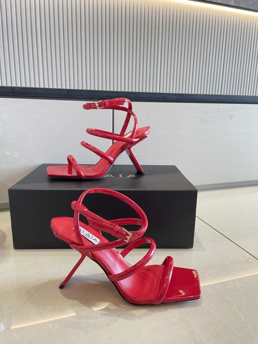 Босоножки фото 6