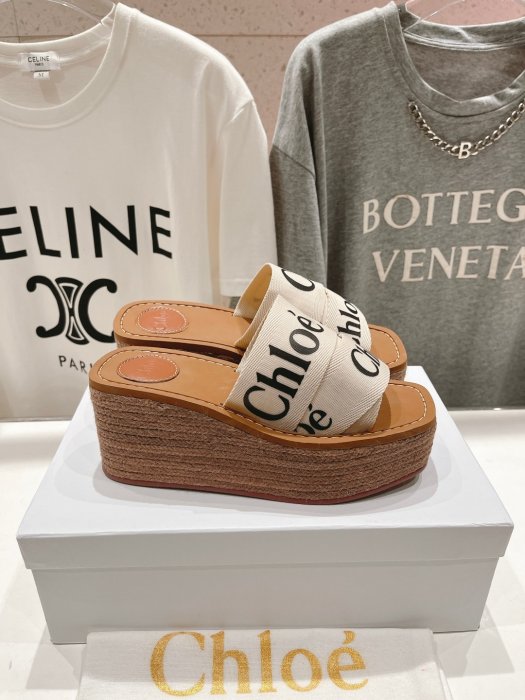 Шльопанці жіночі фото 4