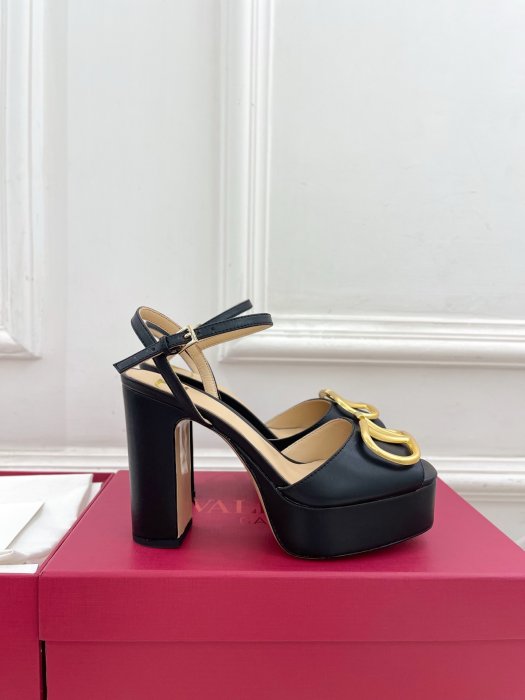 Босоножки фото 2