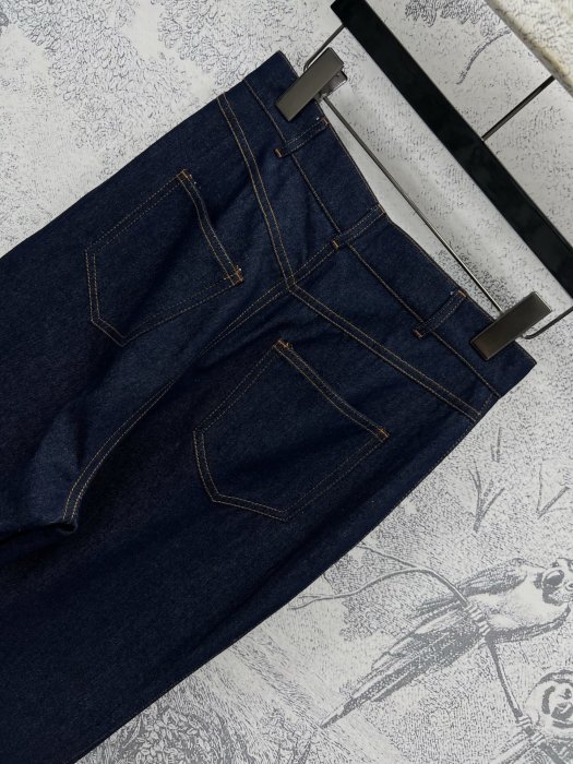 Джинсы женские фото 8