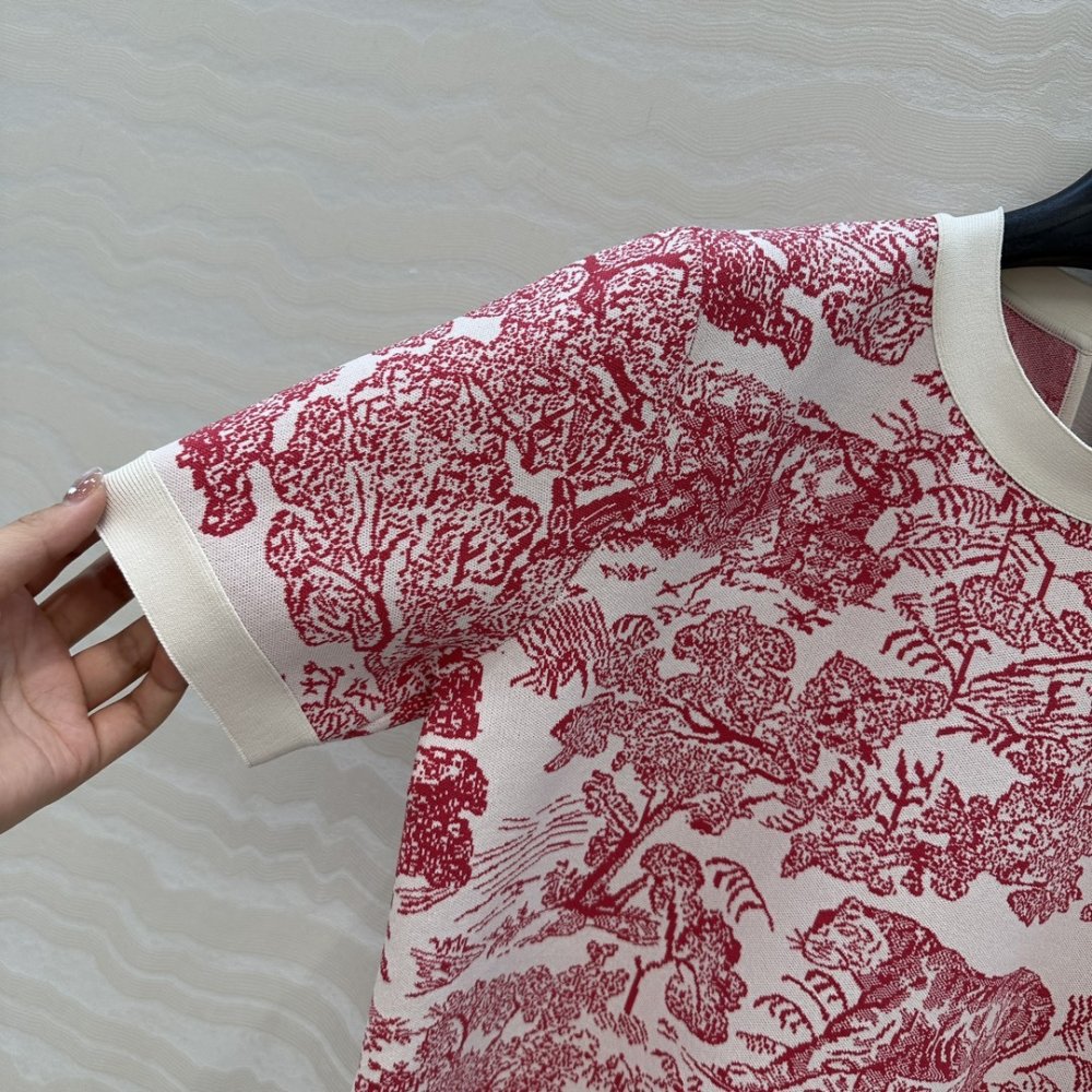 Футболка жіноча фото 4