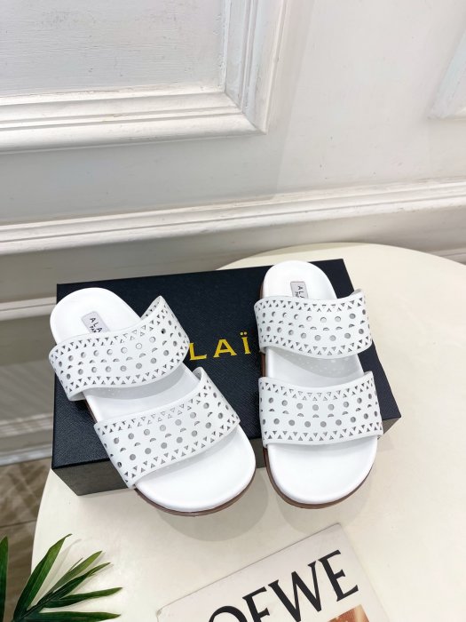 Шлепанцы женские фото 2