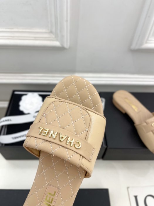 Шлепанцы фото 7