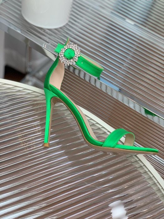 Босоножки фото 7