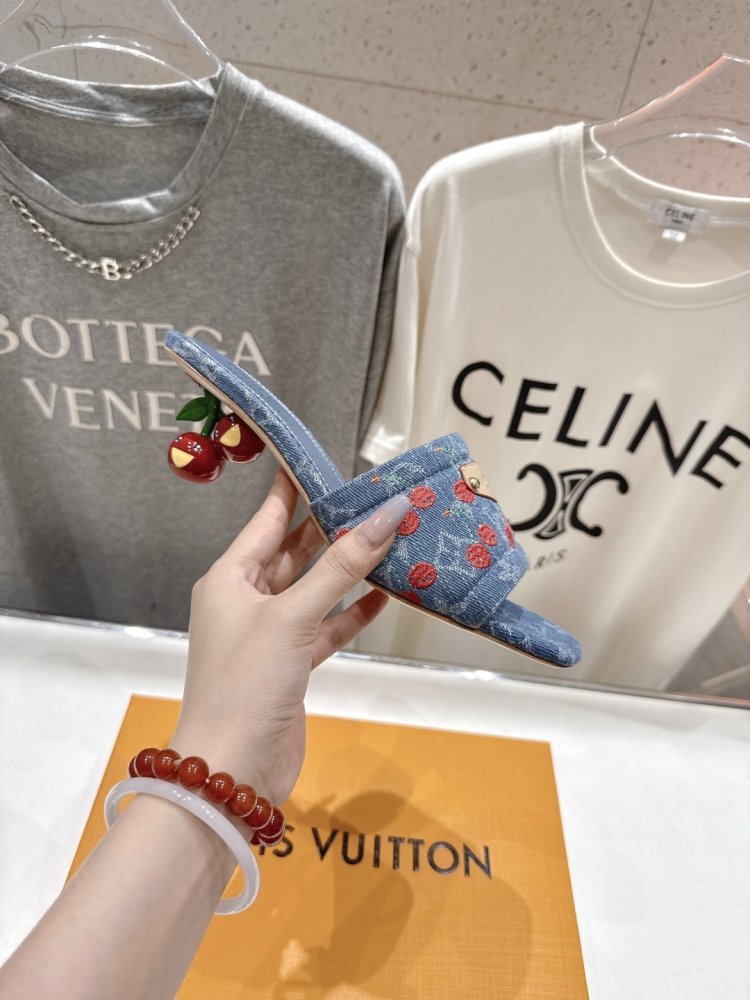 Босоножки фото 5