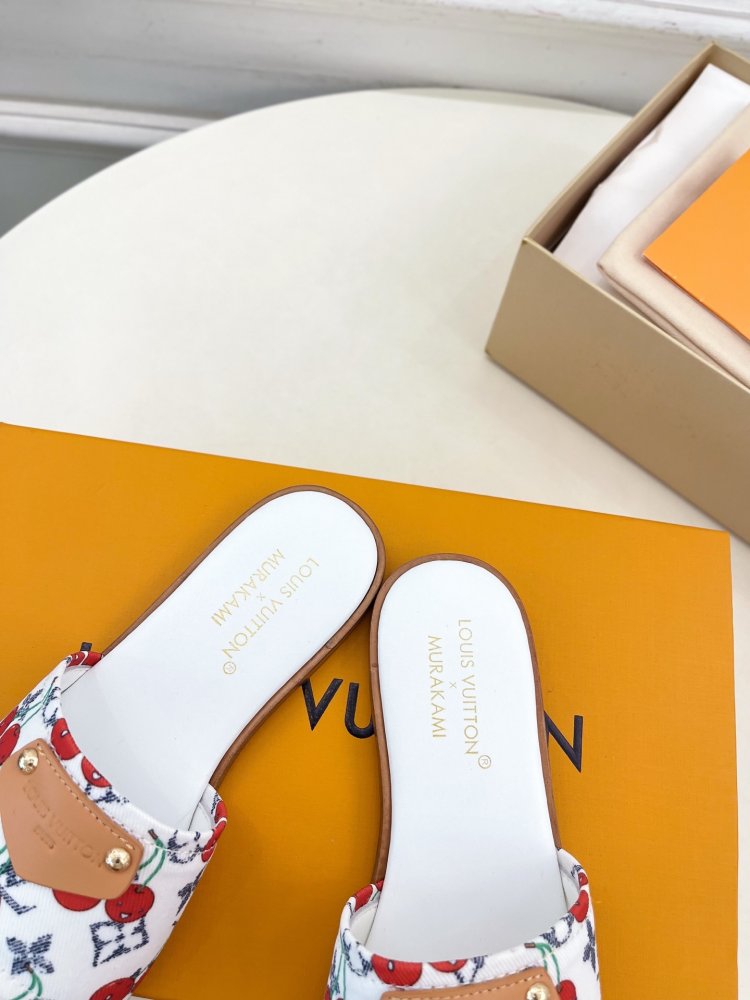 Шлепанцы женские фото 8