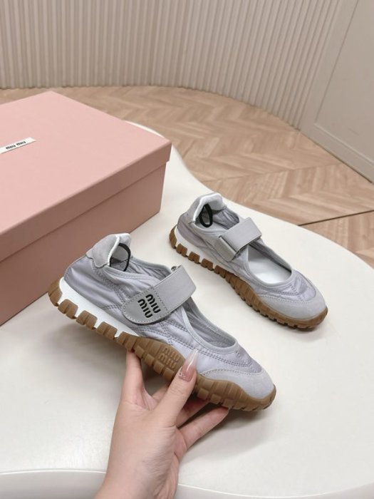 Кроссовки женские фото 6