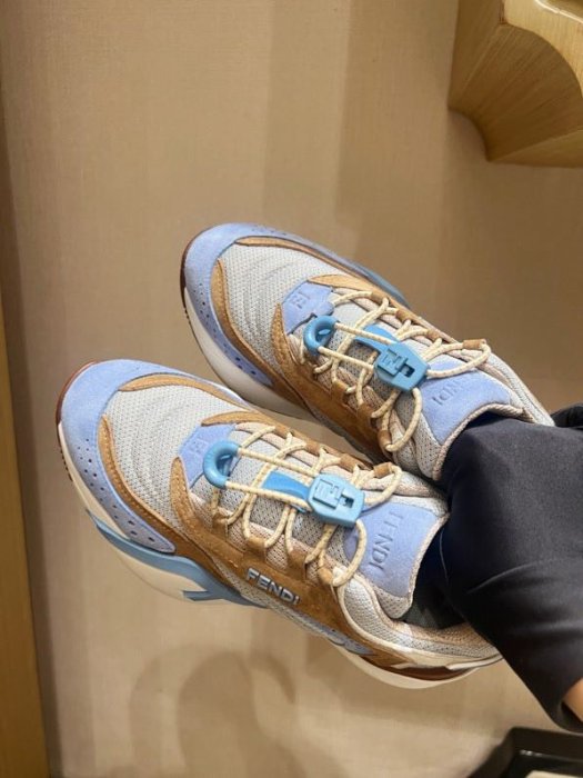 Кроссовки фото 5