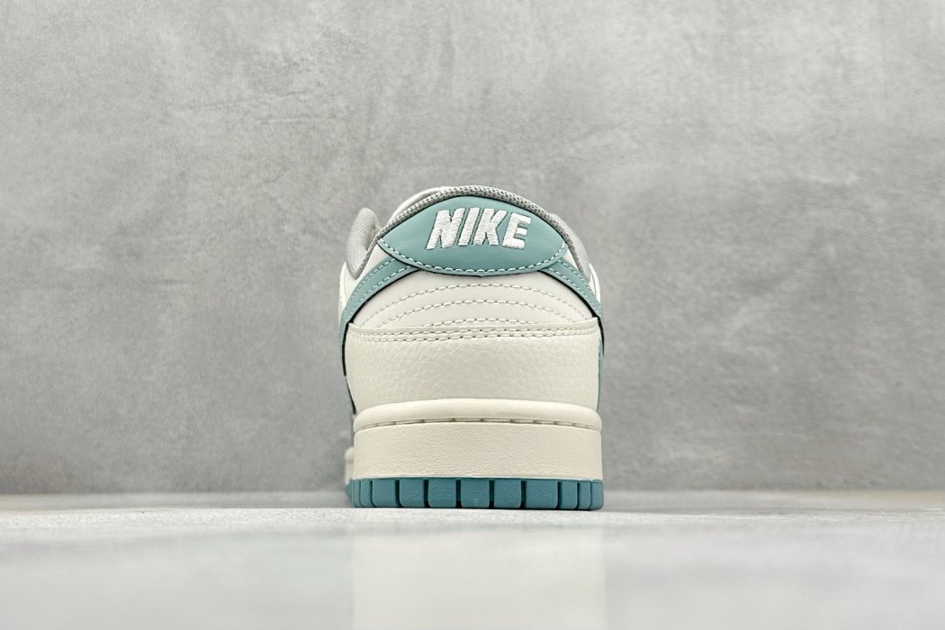 Кроссовки Nike SB Dunk Low x BAPE фото 6