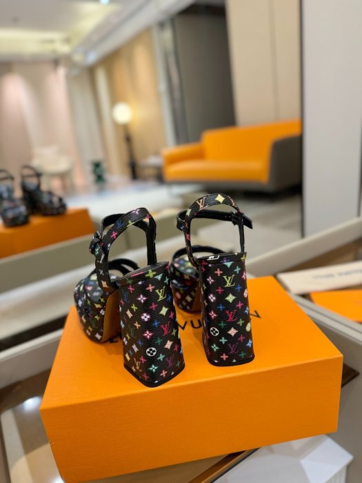 Босоножки фото 7