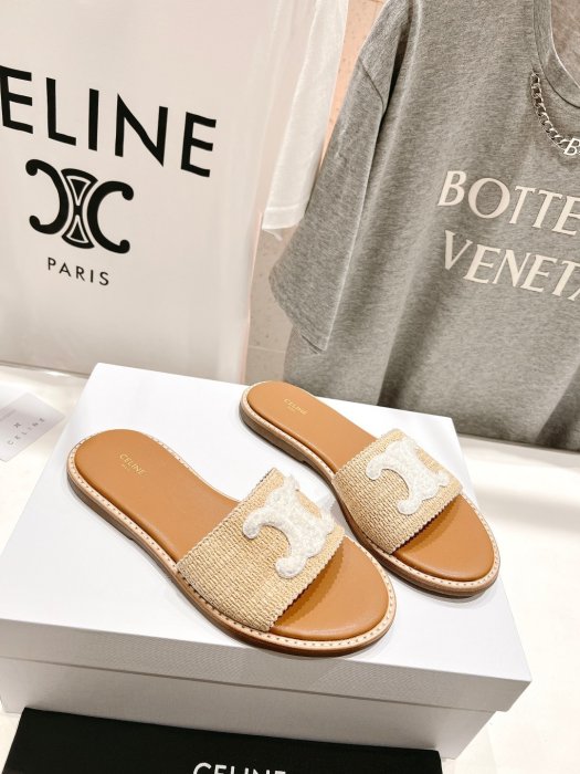 Шлепанцы женские фото 3