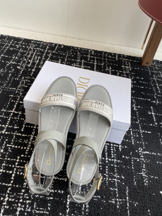 Босоножки фото 4