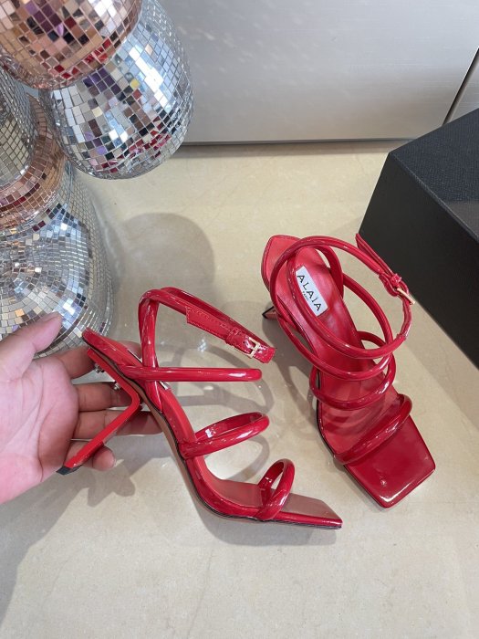 Босоножки фото 3