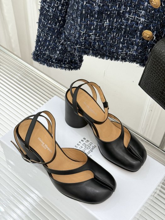 Босоніжки з роздвоєним носком фото 3