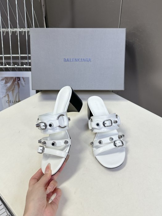 Босоножки фото 4