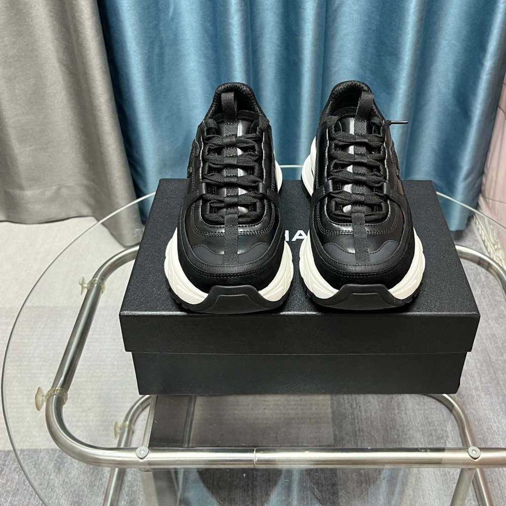 Кроссовки женские фото 2