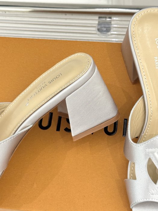 Босоножки фото 6