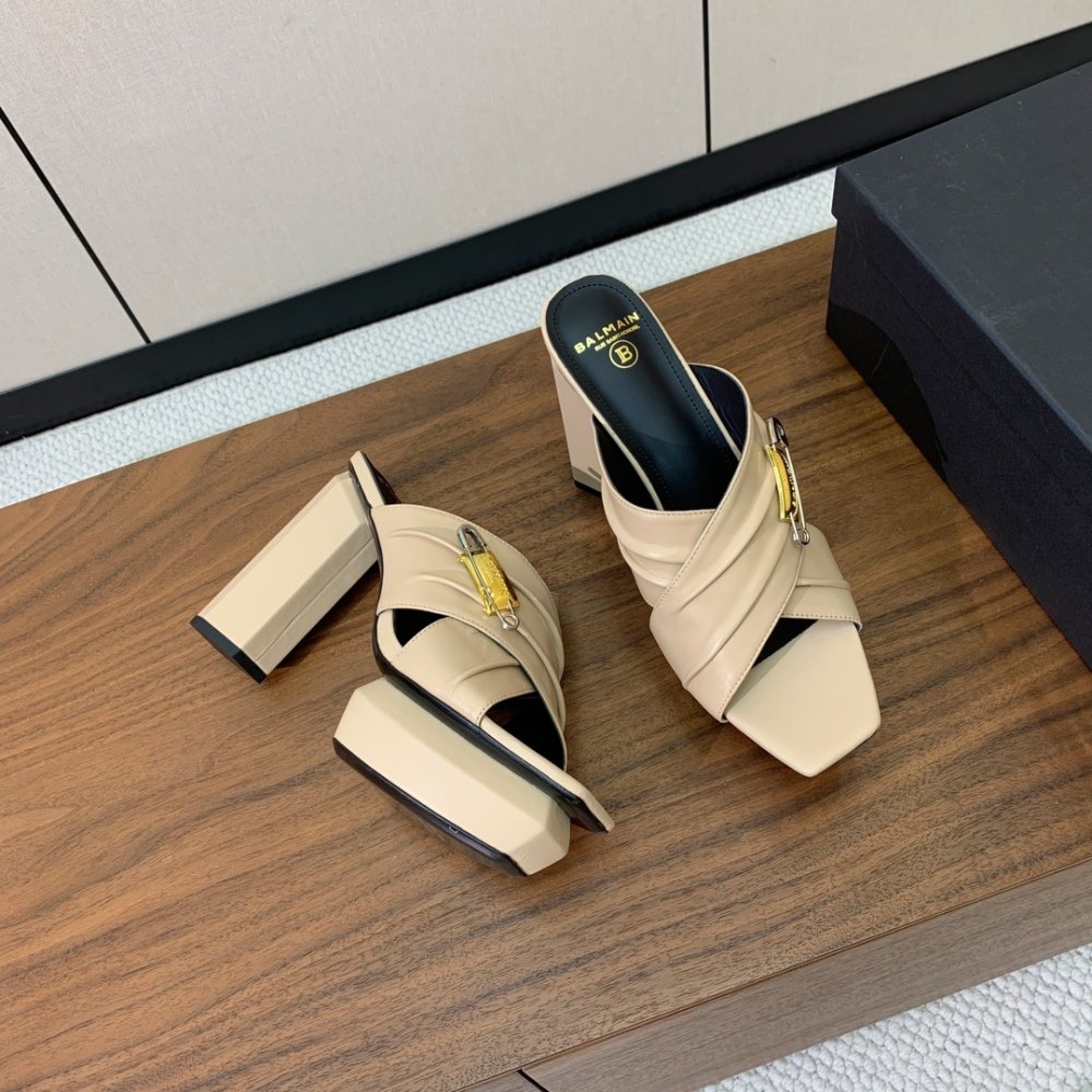 Босоножки фото 2