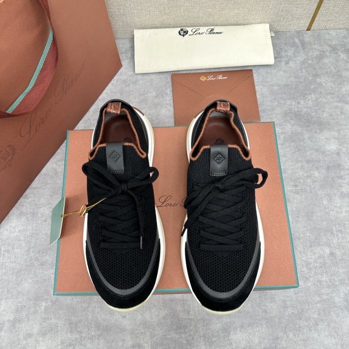 Кросівки чоловічі