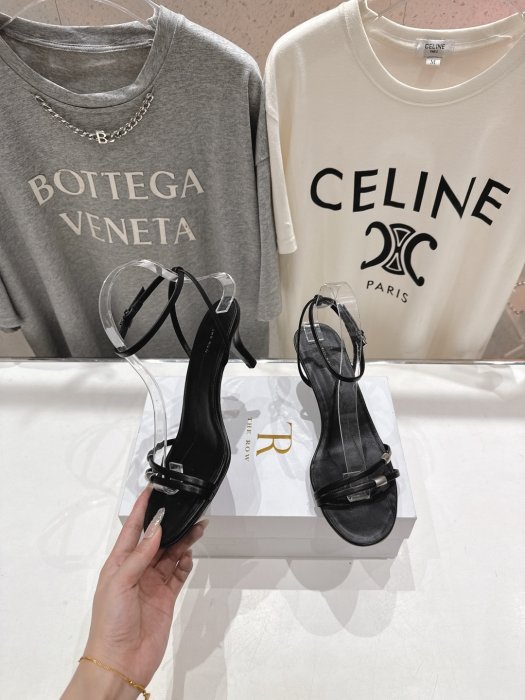 Босоніжки фото 4