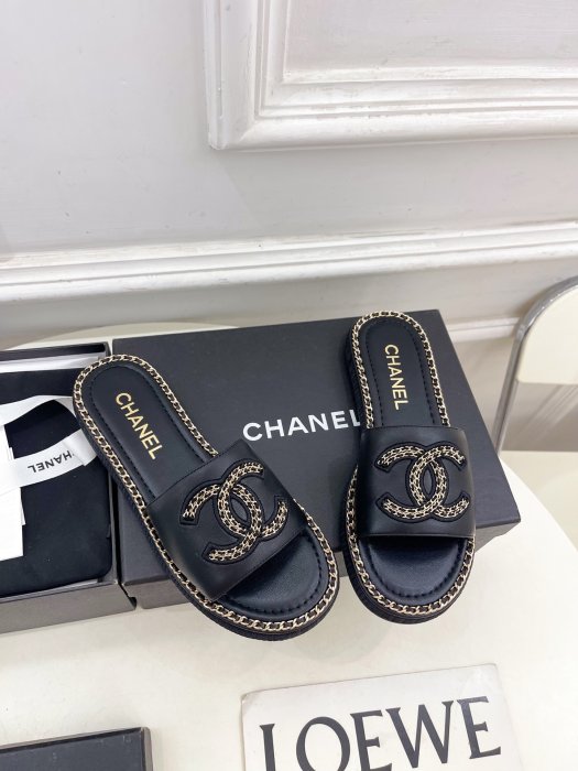 Шлепанцы женские фото 4