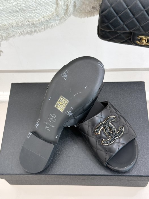 Шлепанцы фото 9