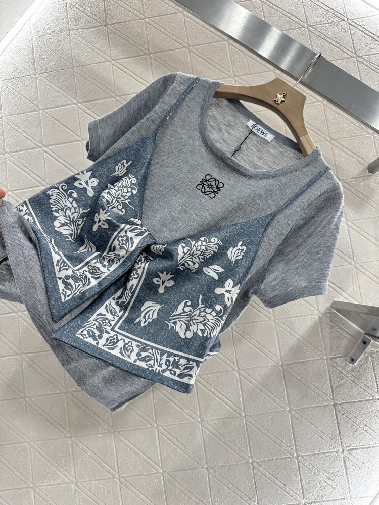 T-shirt women's фото 6