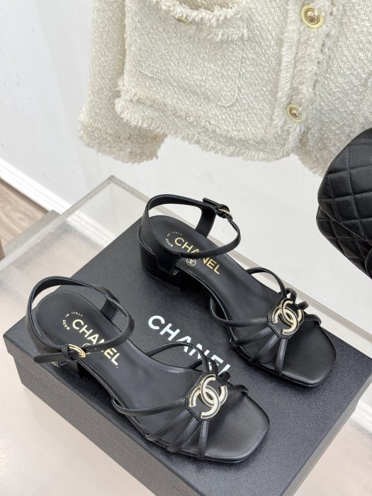 Босоножки фото 3