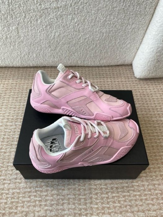 Кроссовки фото 7