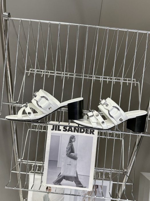 Босоножки фото 6