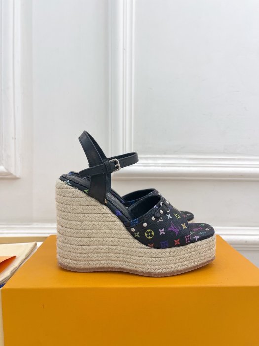 Босоножки фото 3