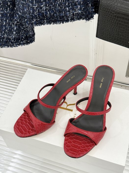 Босоножки фото 2