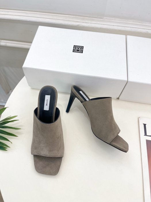 Босоножки фото 5