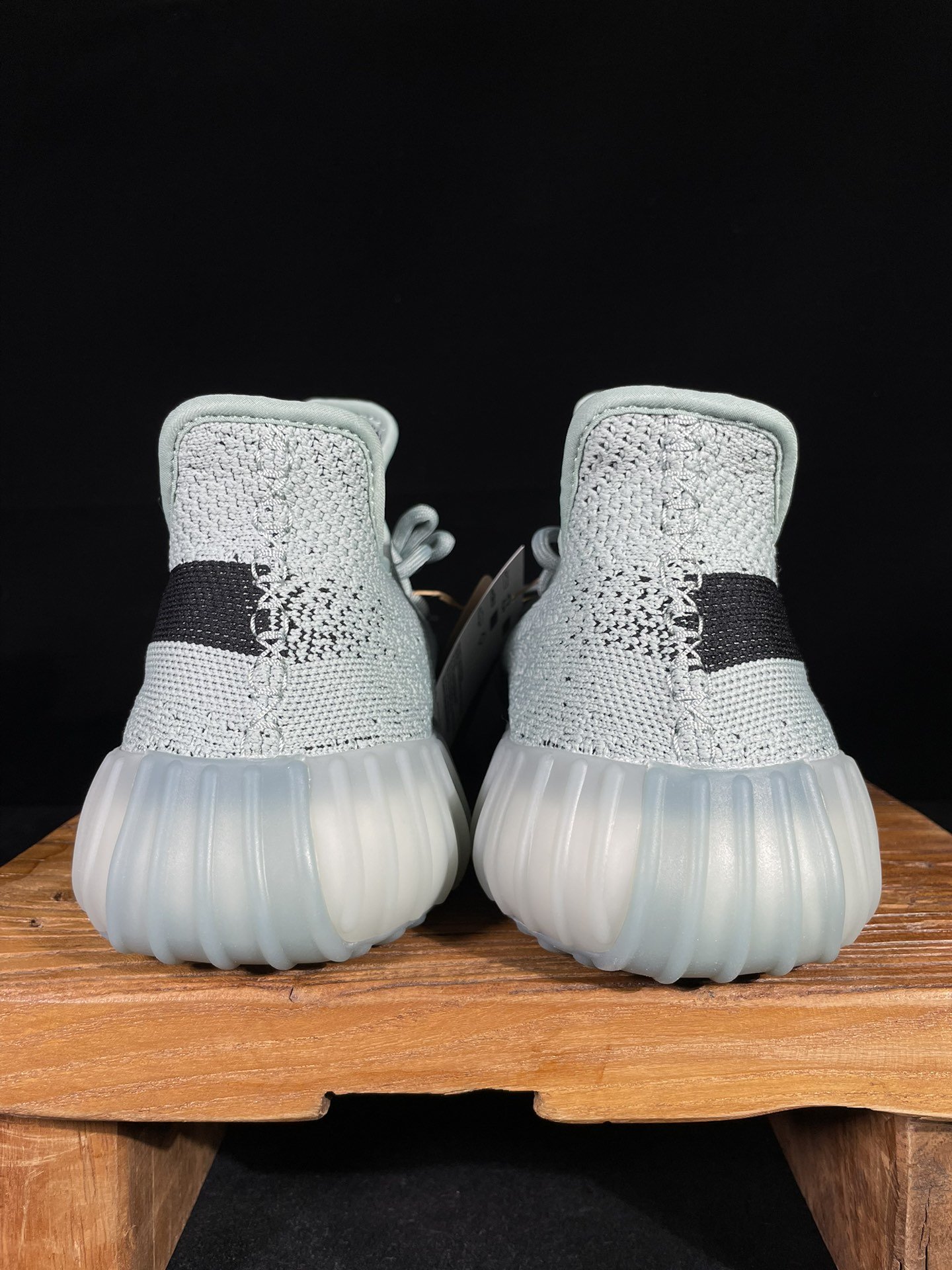 Кроссовки Yeezy 350 V2 HQ2060 фото 4