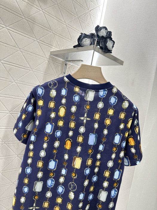 T-shirt women's фото 4