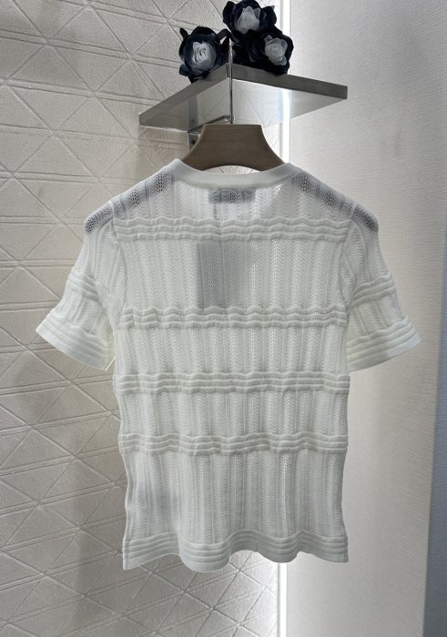 T-shirt women's фото 2