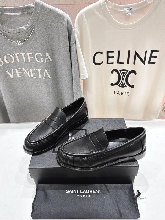 Лоферы кожаные женские фото 3