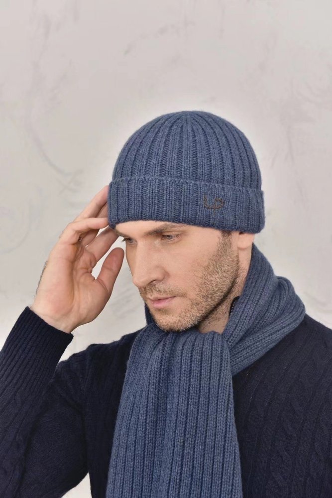 A cap and scarf of cashmere фото 4