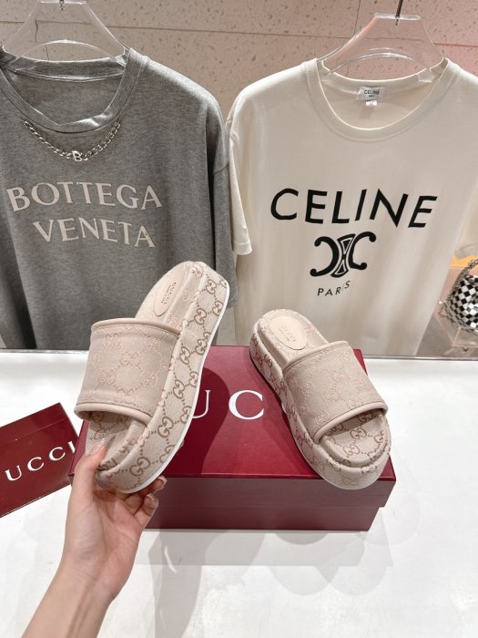 Шлепанцы фото 3