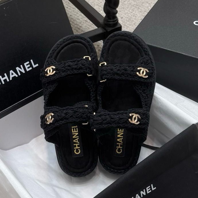 Шльопанці жіночі фото 5