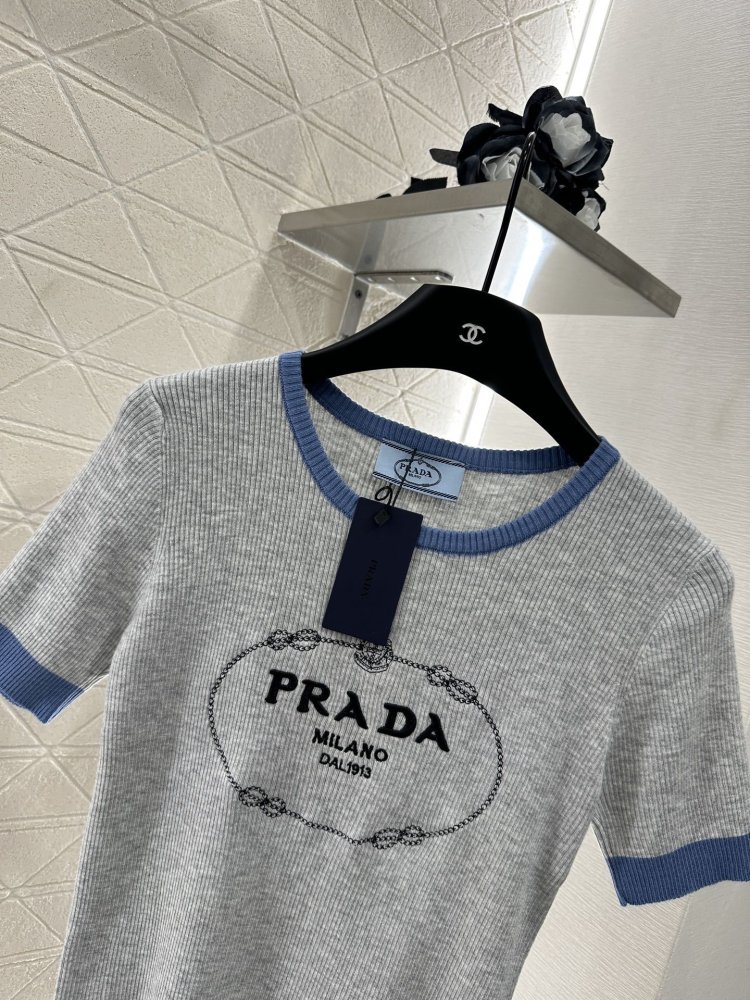 T-shirt women's фото 3